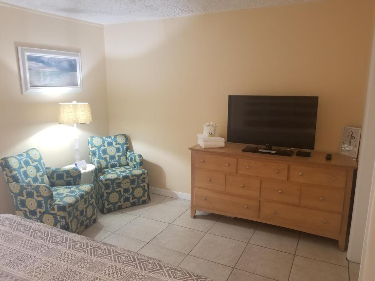 Pennwood Motor Lodge Sebastian Exterior photo